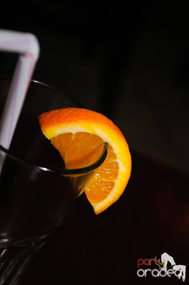 Party weekend în Chanson Café, 