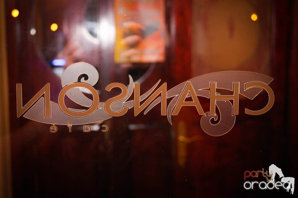 Party weekend în Chanson Café, 