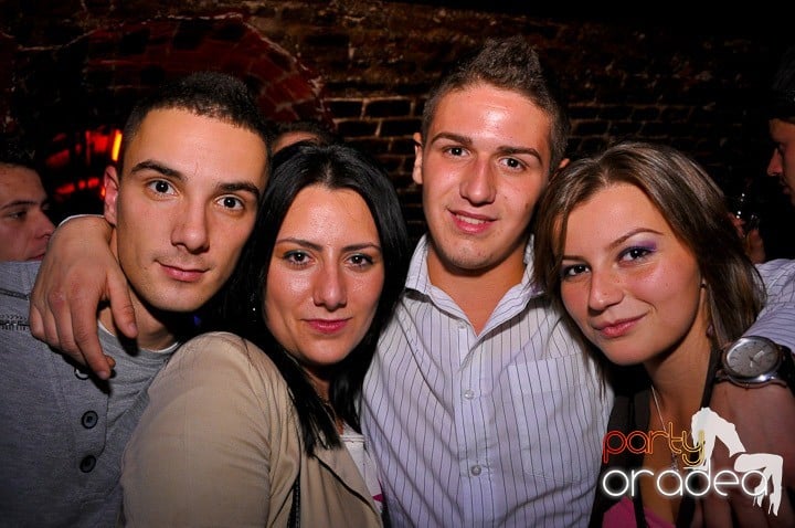 Pe ringul de dans din Escape, 