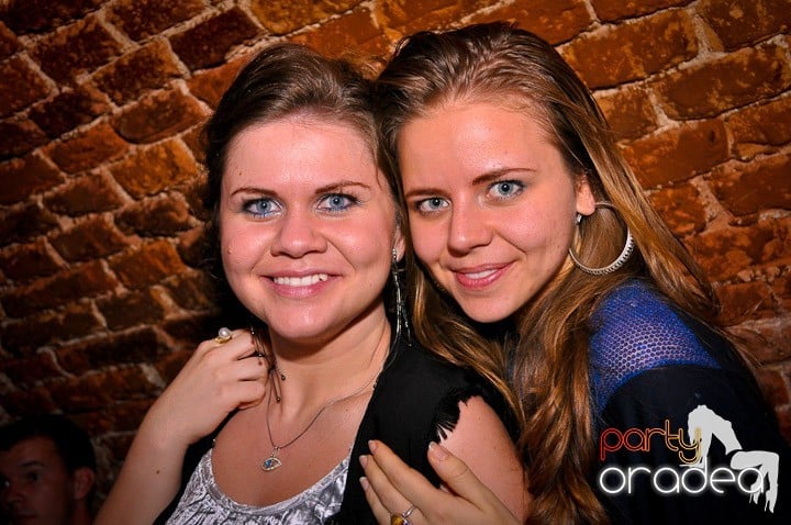 Pe ringul de dans din Escape, 