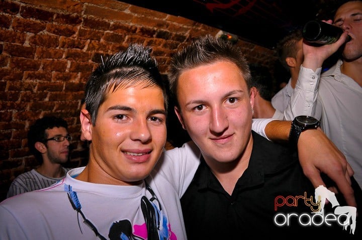 Pe ringul de dans din Escape, 