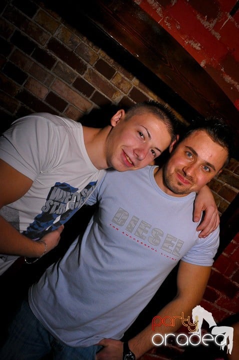 Pe ringul de dans din Escape, 