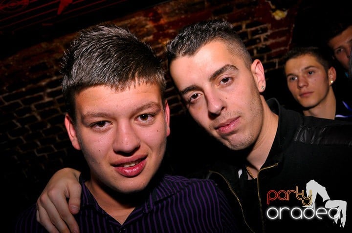 Pe ringul de dans din Escape, 