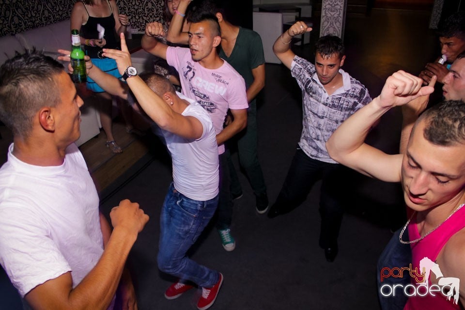 Pedro de la Oradea în Club Life, 