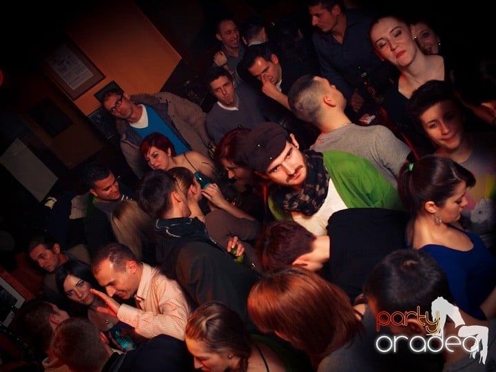 Petrecem alături de Lord's Club, Lord's Pub