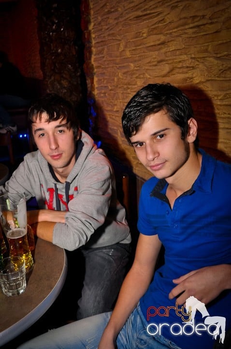 Petrecem cu Downtown, 