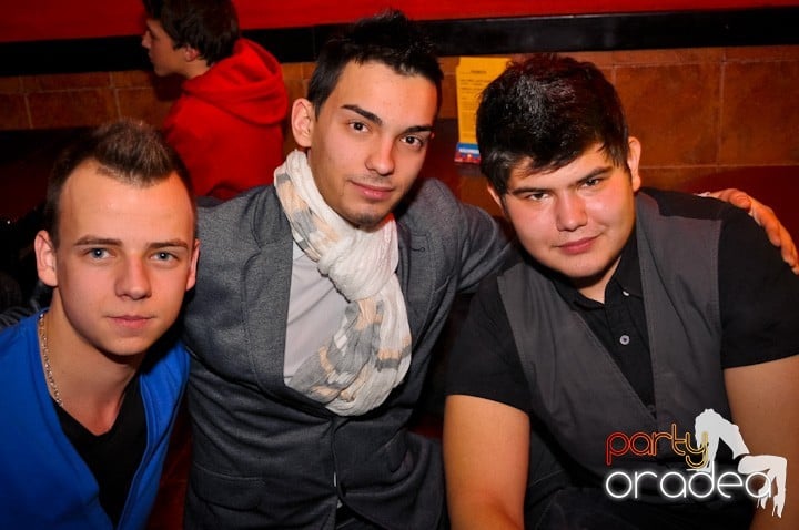 Petrecem cu Downtown, 