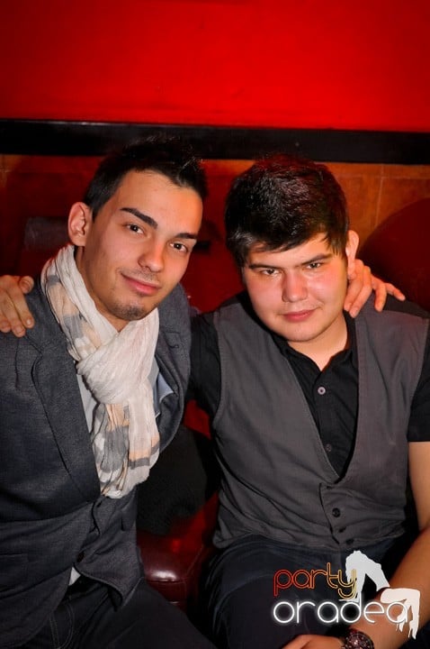 Petrecem cu Downtown, 