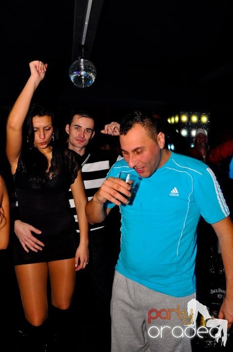 Petrecem până dimineaţa cu Blaga,