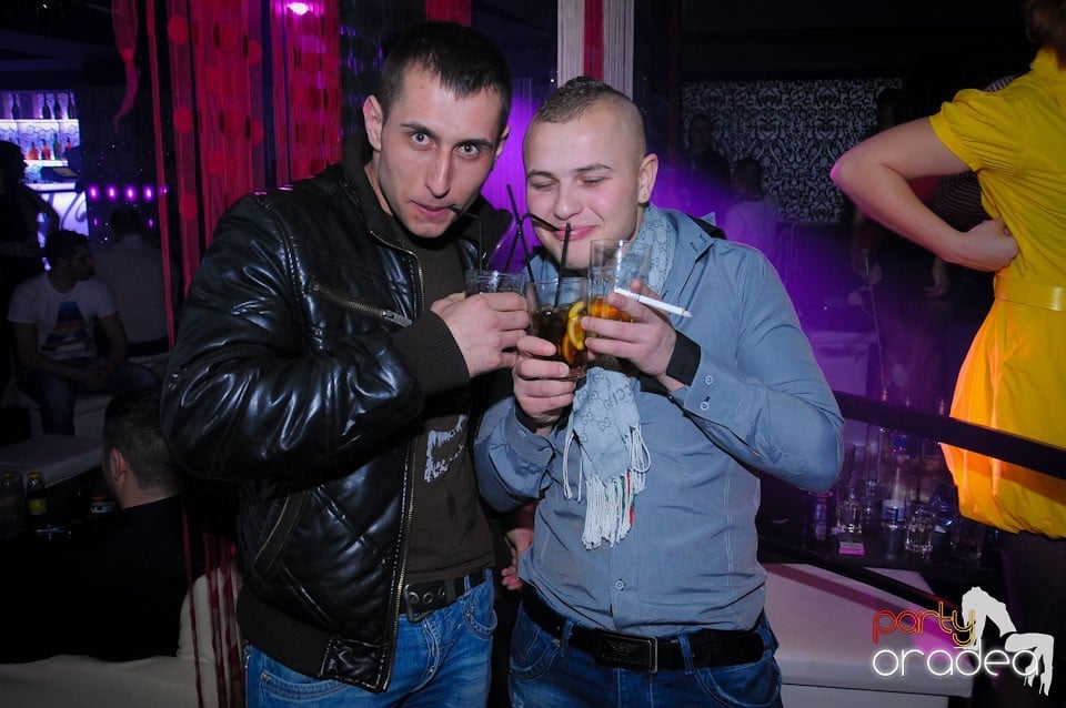 Petrecem până dimineaţa în Life,