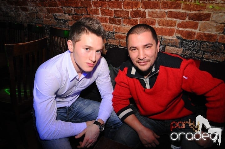 Petrecem toată noaptea, 