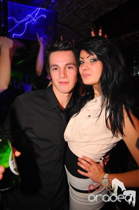 Petrecem toată noaptea, 