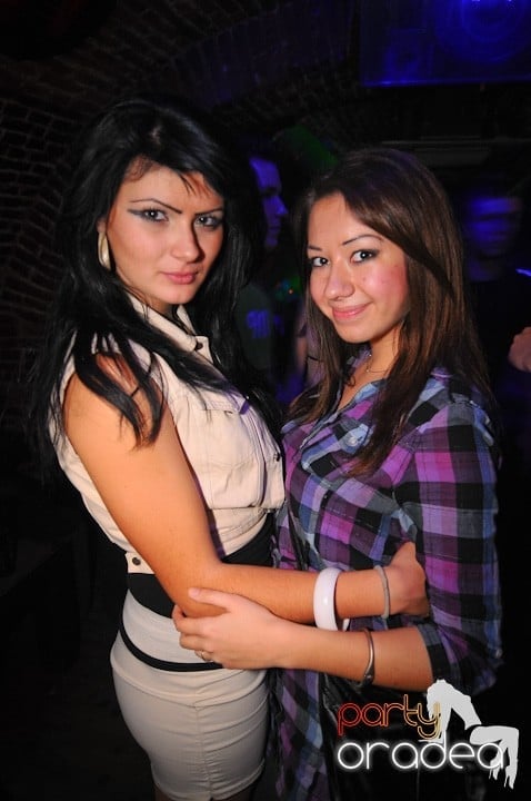 Petrecem toată noaptea, 