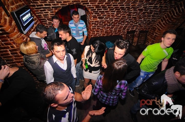 Petrecem toată noaptea, 