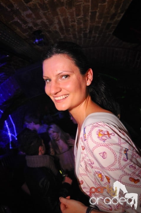 Petrecem toată noaptea, 