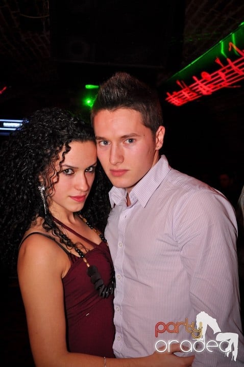 Petrecem toată noaptea, 