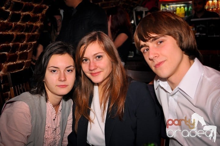 Petrecem toată noaptea, 