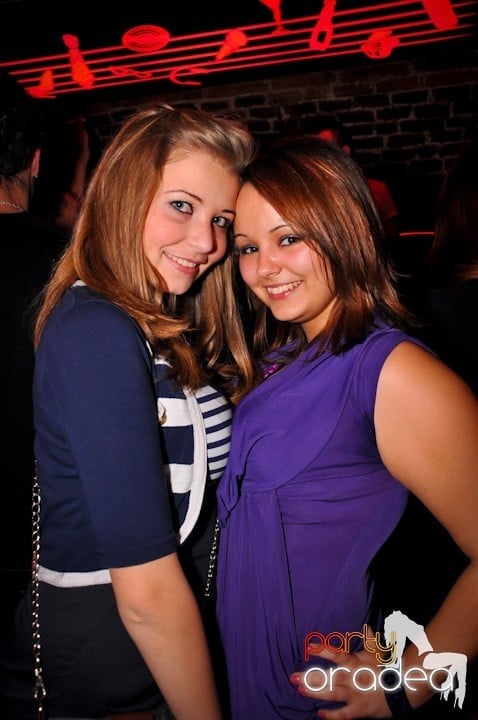 Petrecem toată noaptea, 