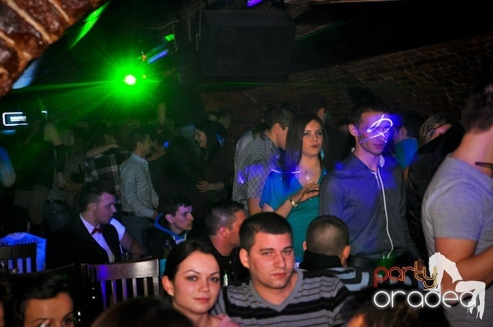 Petrecem toată noaptea, 