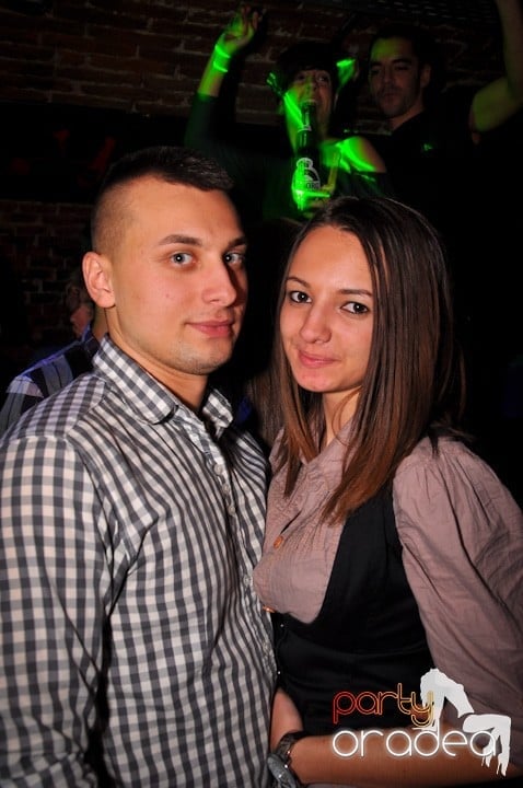 Petrecem toată noaptea, 