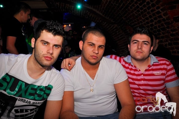 Petrecem toată noaptea, 