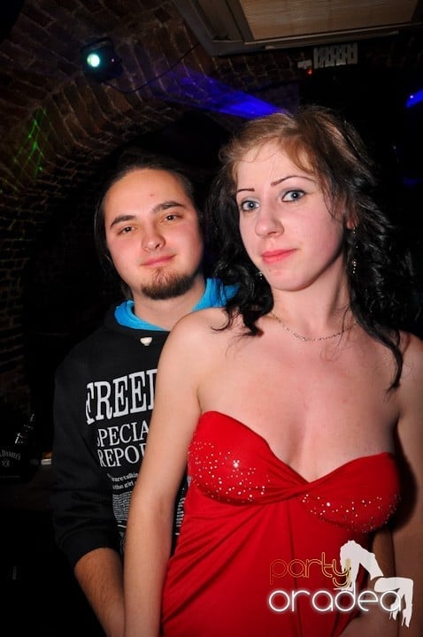 Petrecem toată noaptea, 