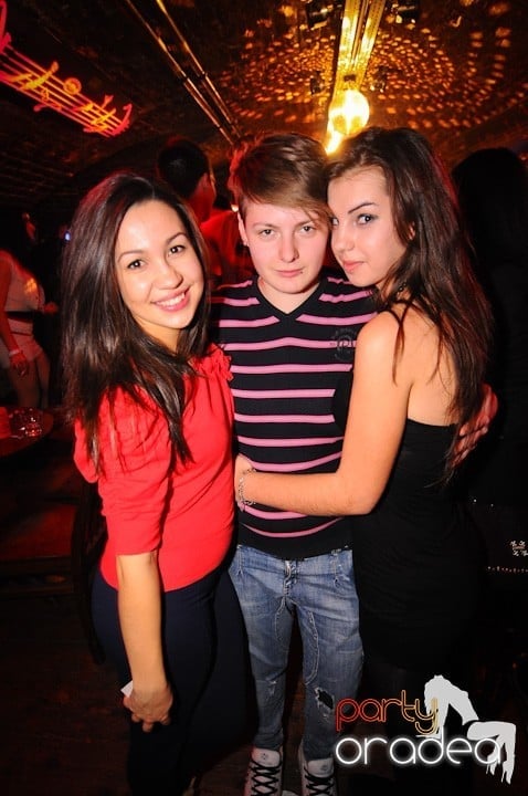 Petrecem toată noaptea, 