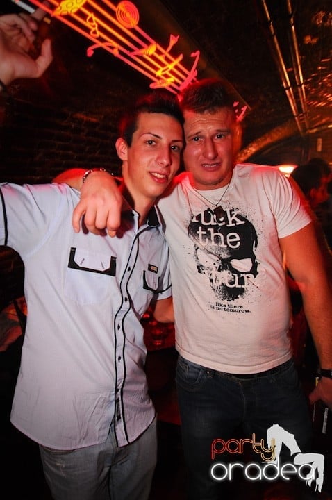 Petrecem toată noaptea, 