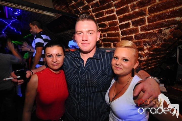 Petrecem toată noaptea, 