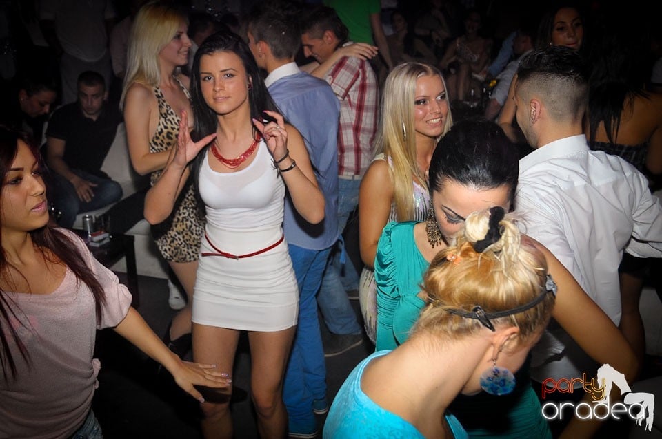 Petrecere alături de Blaga de la Oradea, 