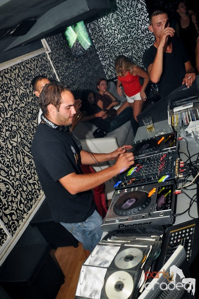 Petrecere alături de Blaga, 