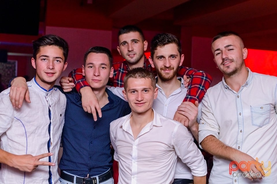 Petrecere alături de Blaga,