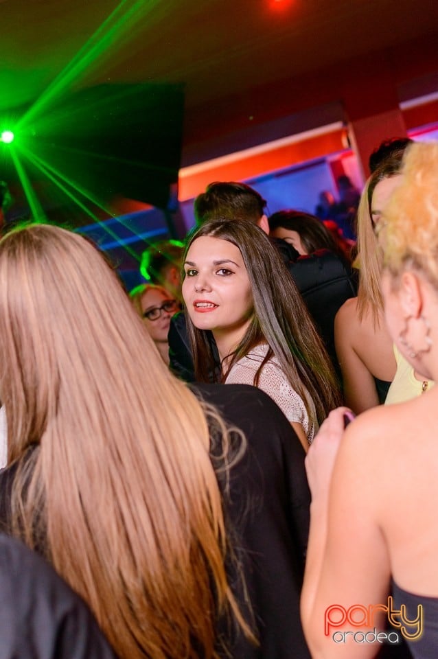 Petrecere alături de Blaga,