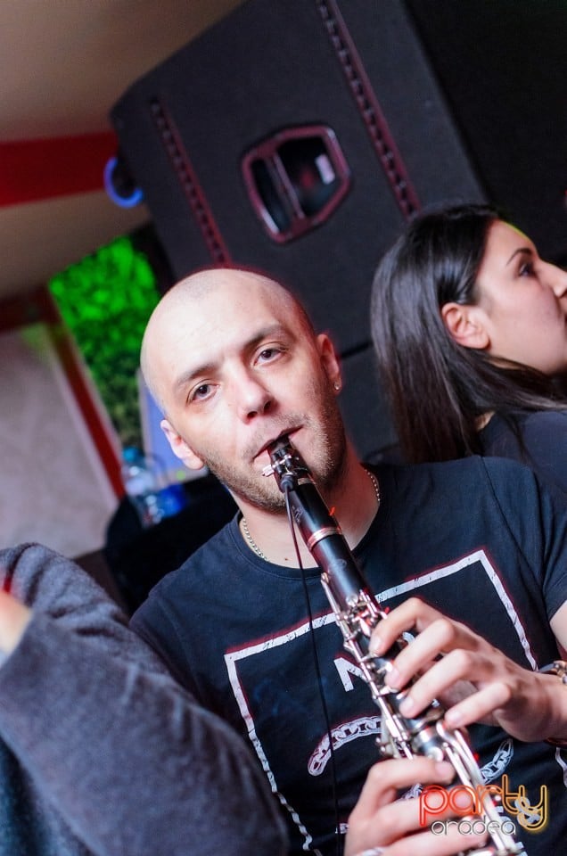 Petrecere alături de Blaga,