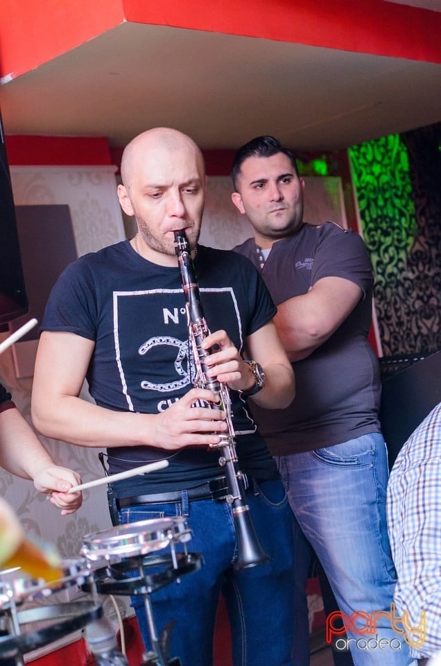 Petrecere alături de Blaga,