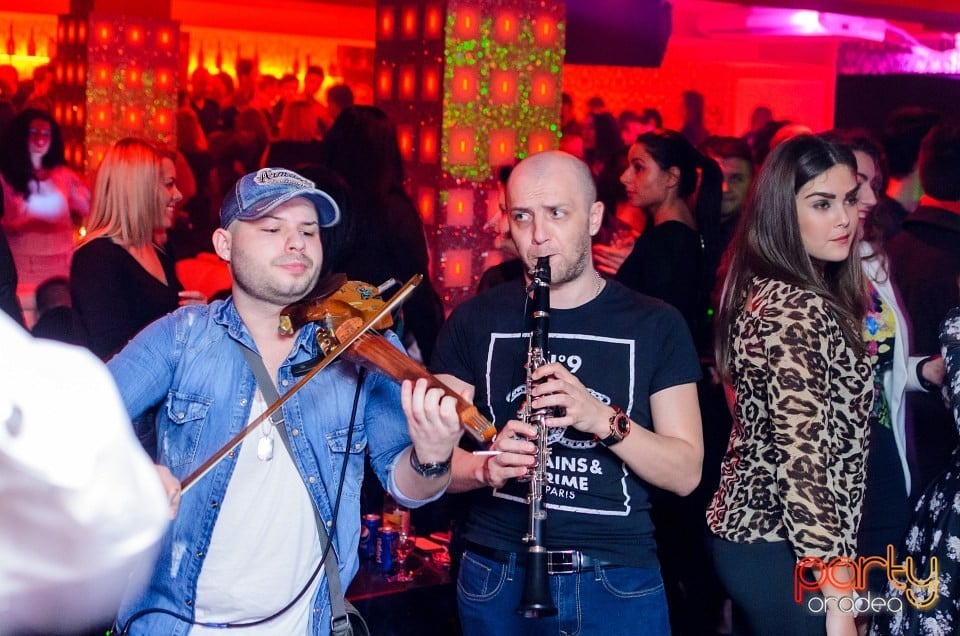 Petrecere alături de Blaga,
