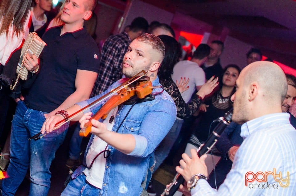 Petrecere alături de Blaga,