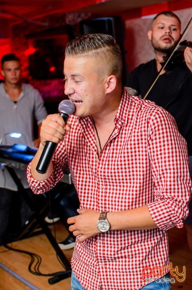 Petrecere alături de Blaga,