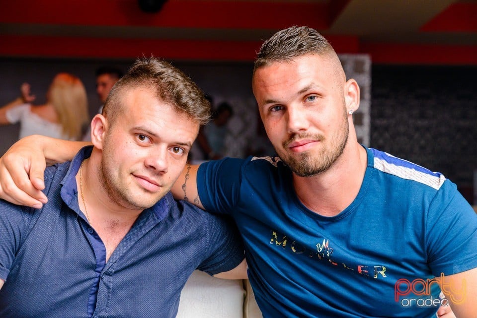Petrecere alături de Blaga,