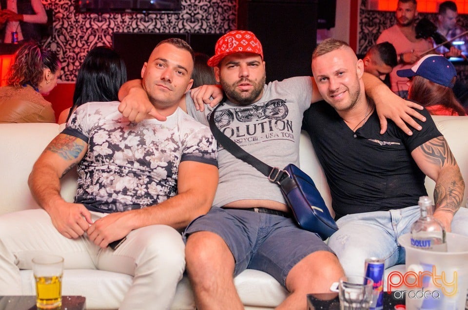 Petrecere alături de Blaga,