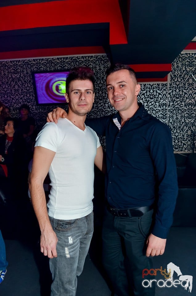 Petrecere aniversară în Club Life, 