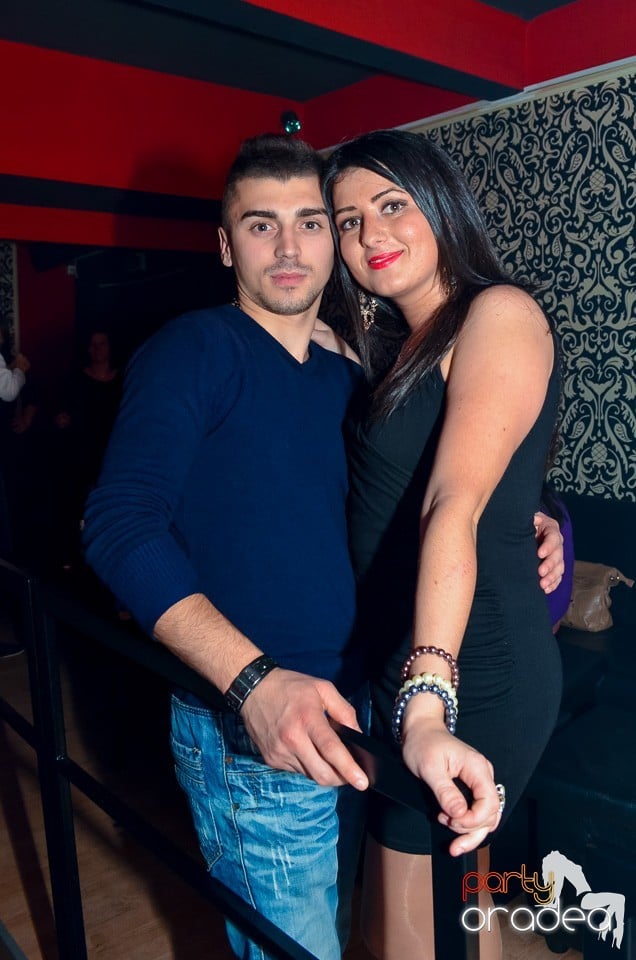 Petrecere aniversară în Club Life, 