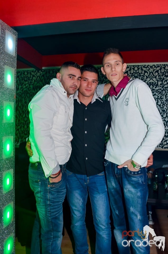 Petrecere aniversară în Club Life, 