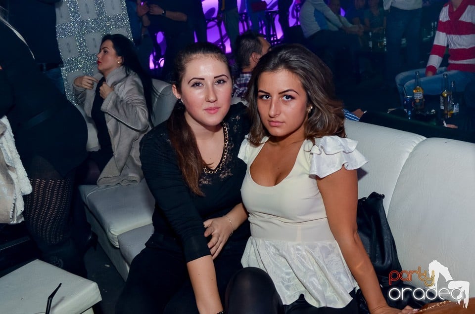 Petrecere aniversară în Club Life, 