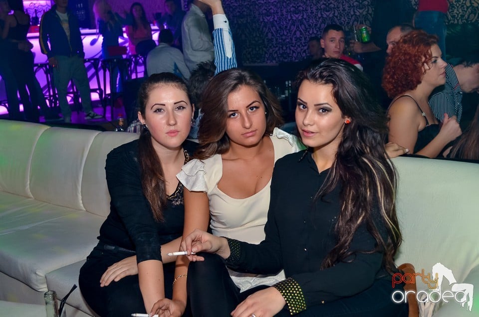 Petrecere aniversară în Club Life, 