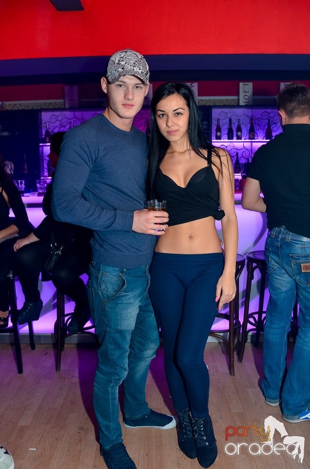 Petrecere aniversară în Club Life, 