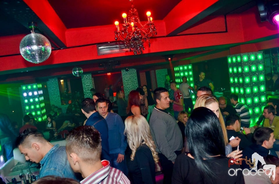 Petrecere aniversară în Club Life, 