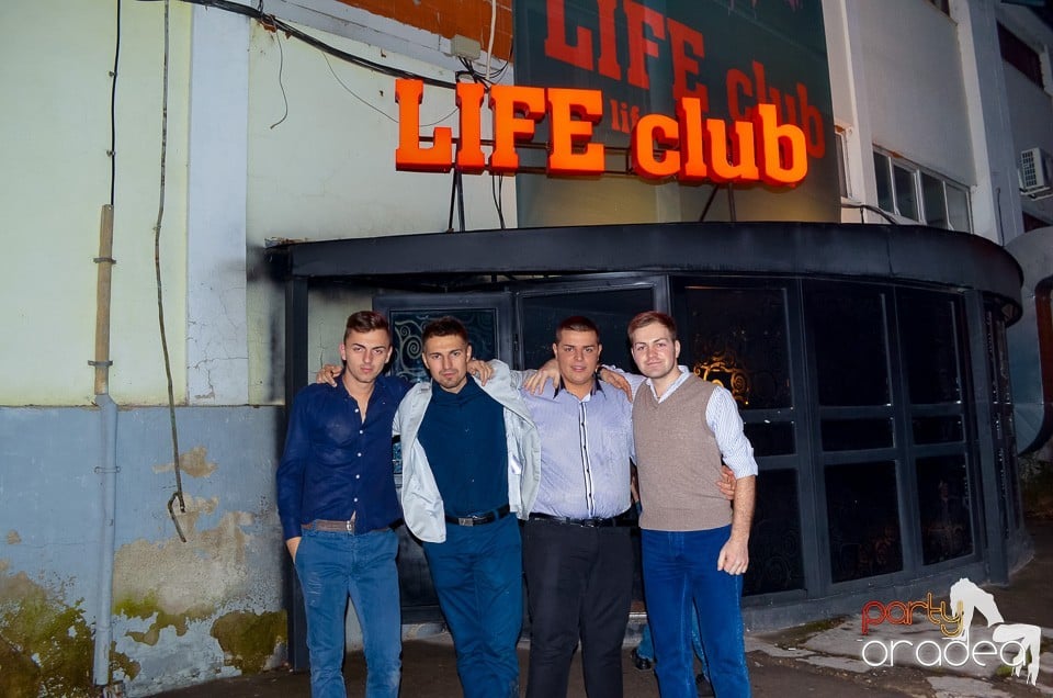 Petrecere aniversară în Club Life, 