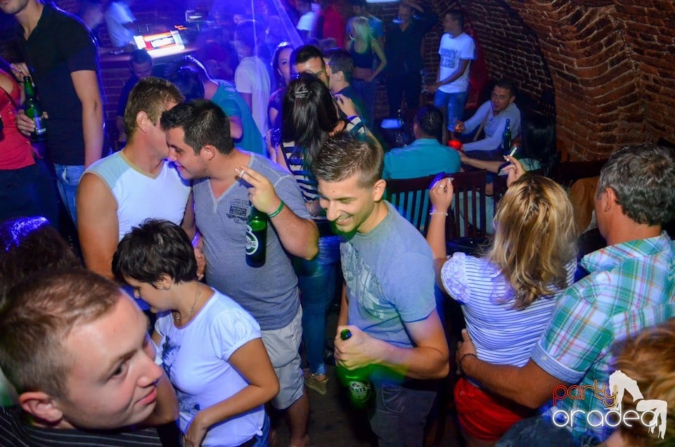 Petrecere Beer Night în Club Escape, 