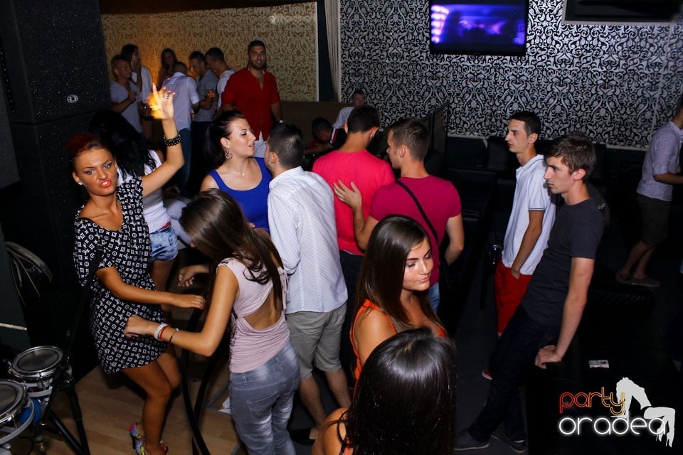 Petrecere cu Blaga de la Oradea în Life, 